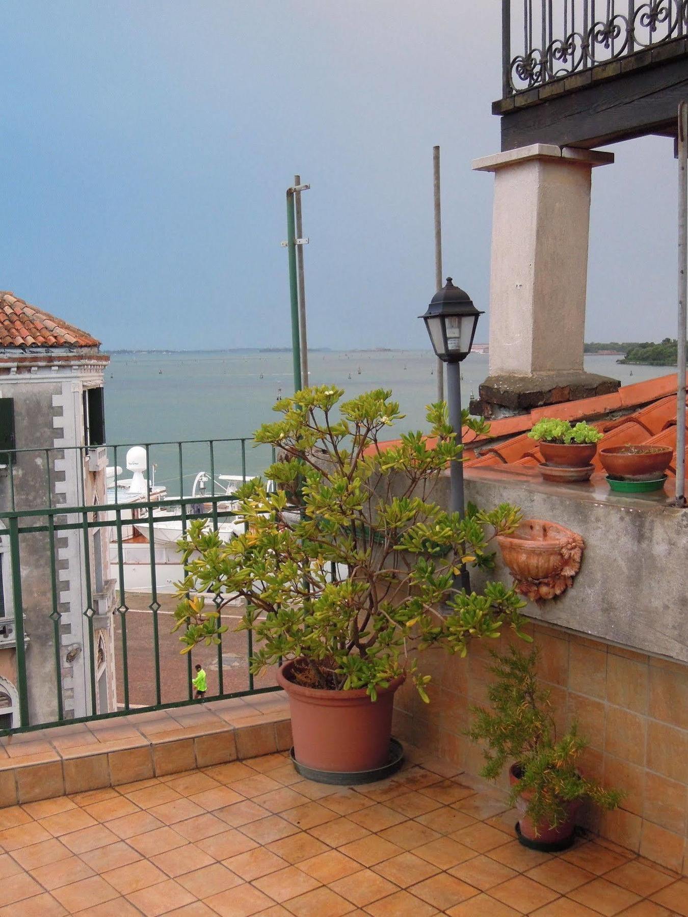 Ca' Delfina Holiday Home Venice Ngoại thất bức ảnh