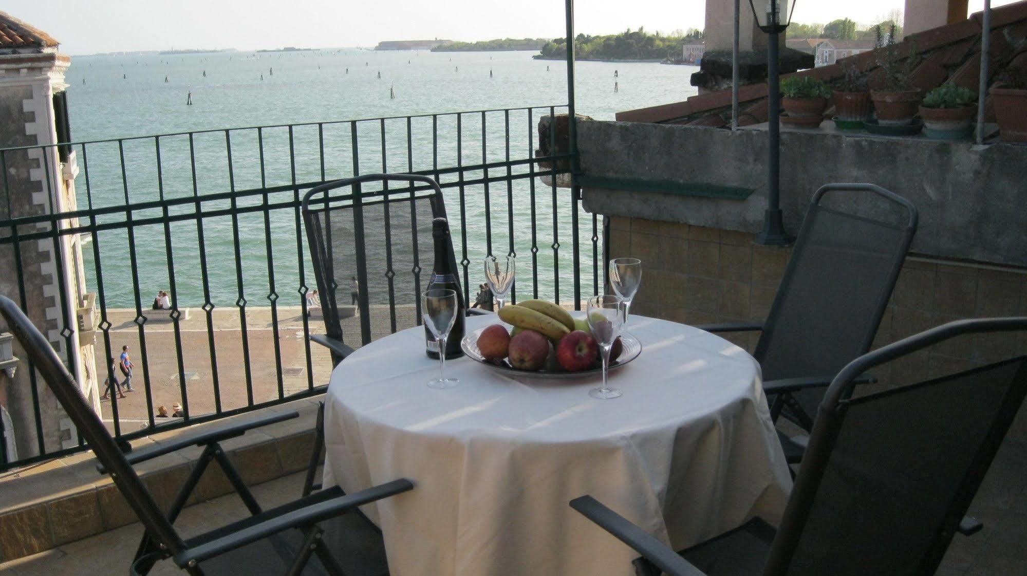 Ca' Delfina Holiday Home Venice Ngoại thất bức ảnh